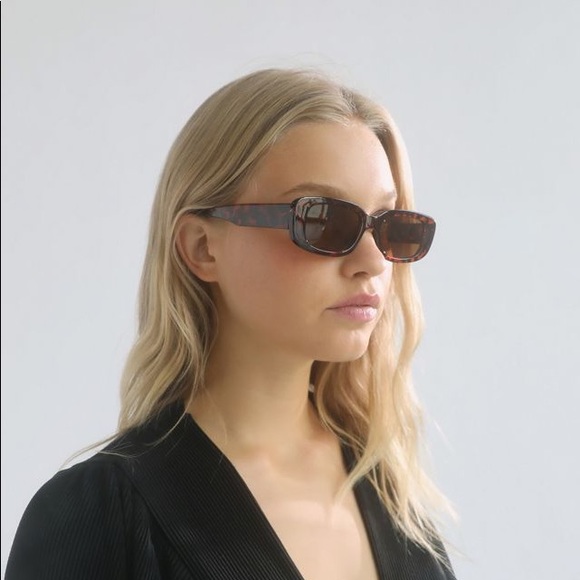 Urban Outfitters Accessories - Urban Outfitters Sabrina Rectangle Sunglasses